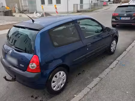 Renault Clio 75