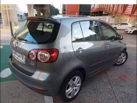 Volkswagen Golf 1.6 TDI 105