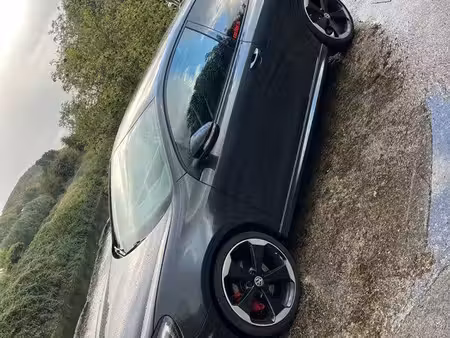 Volkswagen Golf GTI 2.0 TSI 235