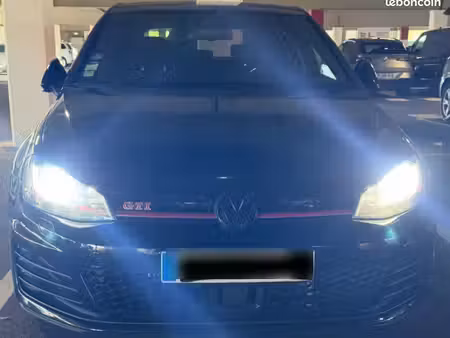 Volkswagen Golf GTI 2.0 TFSI 230