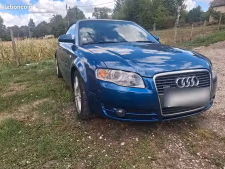 Audi A4 V6 3.2 FSI 256