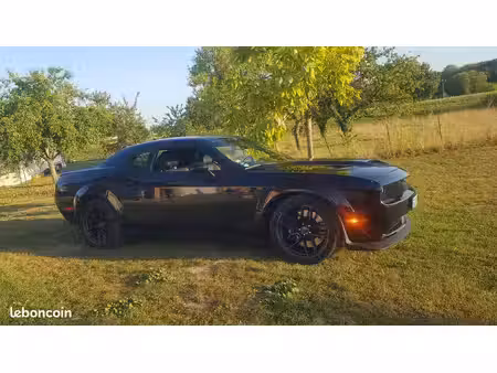 Dodge Challenger SRT V8 6.4
