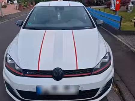 Volkswagen Golf GTI 2.0 TSI 220
