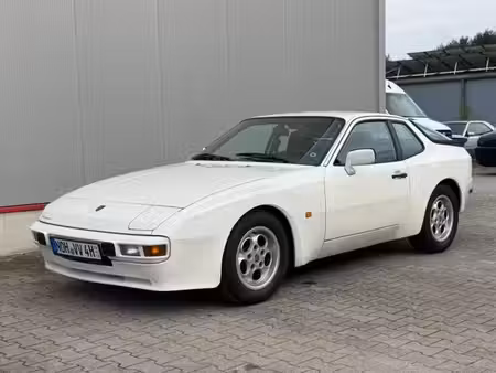 Porsche 944 