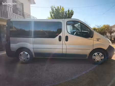 Renault Trafic 2.5 dCi 140
