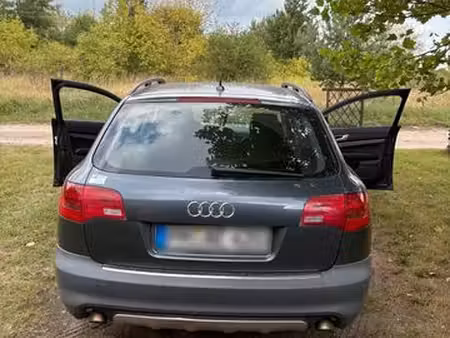 Audi A6 quattro