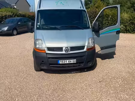 Renault Master 2.5 dCi 100