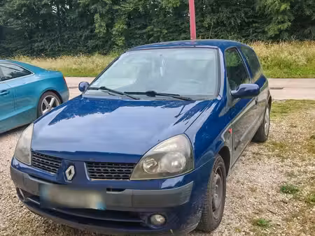 Renault Clio 75