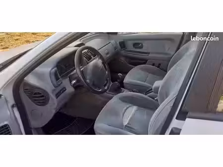 Renault Laguna 1.6 110
