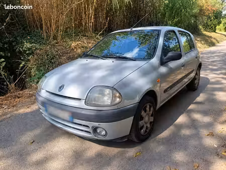 Renault Clio 75