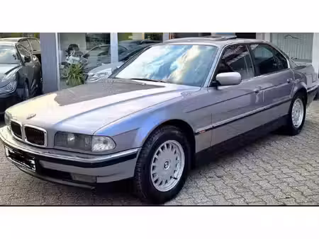 BMW Série 7 728i 2.8 193