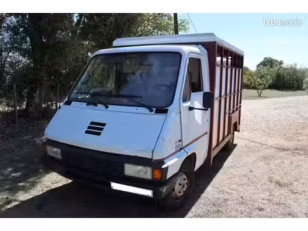 Renault Master 2.5 76