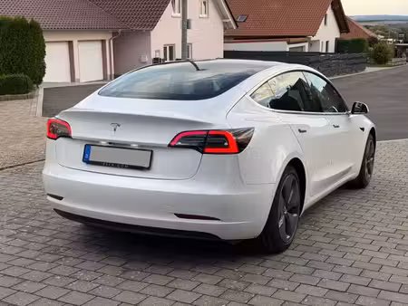 Tesla Model 3 Standard Plus 325
