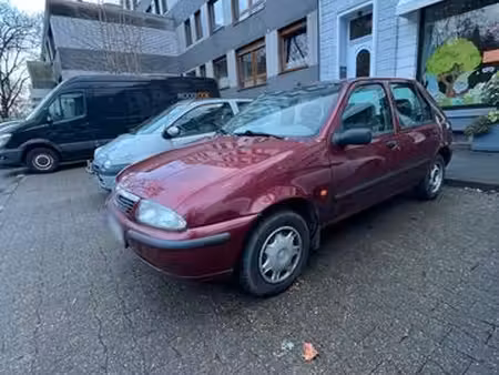 Mazda 121 1.3