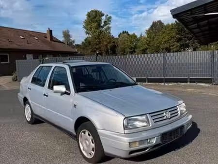 Volkswagen Vento 1.8 75