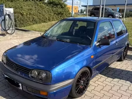 Volkswagen Golf 1.6 75
