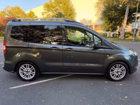 Ford Tourneo Courier 1.5 95 Titanium