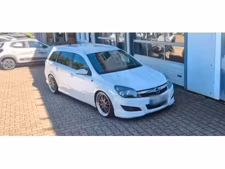 Opel Astra 1.6 OPC Line