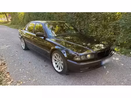 BMW Série 7 728i 2.8 193
