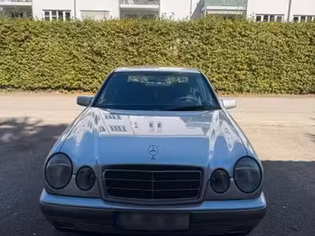 Mercedes-Benz Classe E E 200 136 Elegance