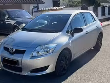 Toyota Auris 1.4 97