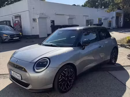 Mini Mini Cooper SE 218 Favoured