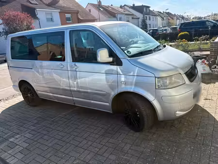 Volkswagen Transporter T5 2.5 TDI