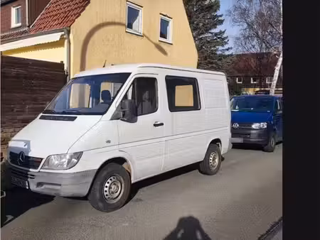 Mercedes-Benz Sprinter 208 2.2 82
