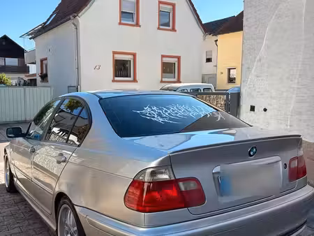 BMW Série 3 318i 1.9 118