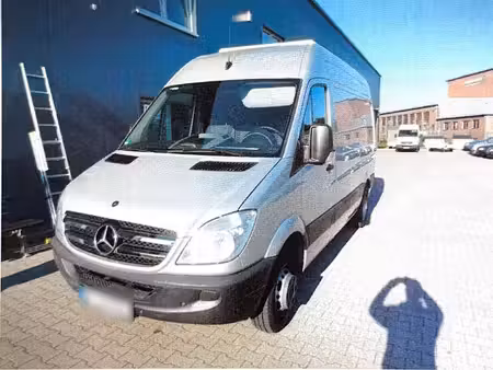 Mercedes-Benz Sprinter 129