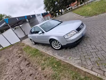 Audi A6 V6 2.4 170