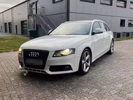 Audi A4 2.0 TDI 143 S line