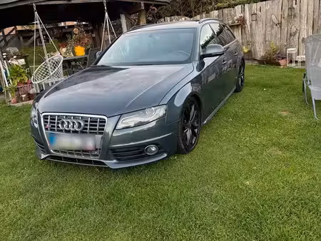 Audi A4 S4 V6 3.0 TFSI 333 quattro
