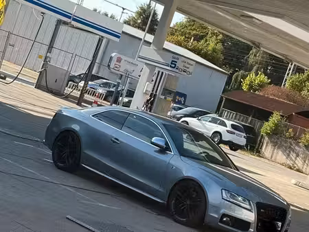 Audi A5 S5 V8 4.2 FSI 354 quattro
