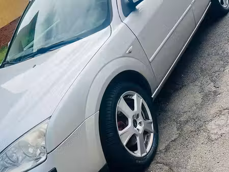 Ford Mondeo 1.8 SCI 130 Ghia