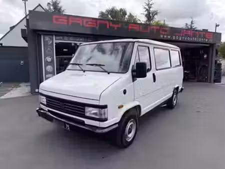 Peugeot J5 