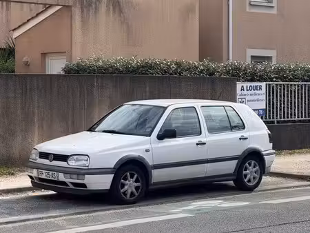 Volkswagen Golf 75