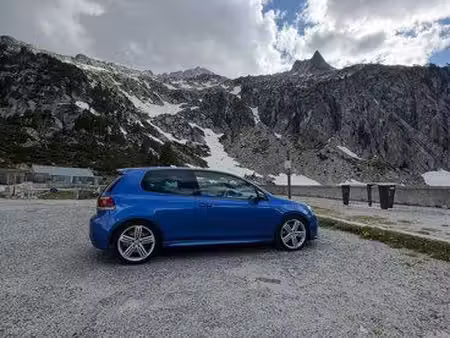 Volkswagen Golf R 2.0 TSI 270 4Motion