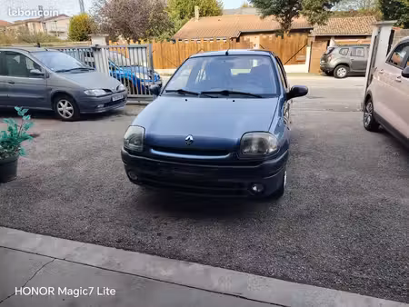 Renault Clio 1.6 90