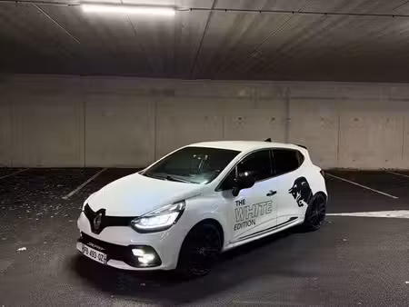 Renault Clio RS Trophy 1.6 T 220