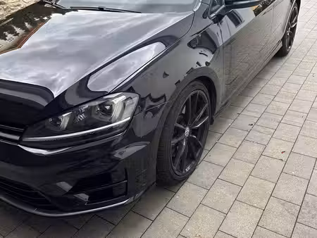 Volkswagen Golf R 2.0 TSI 300 4Motion