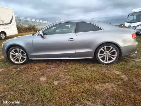 Audi A5 S5 V8 4.2 FSI 354 quattro