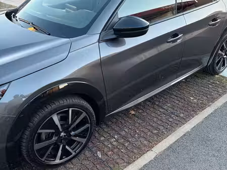 Peugeot 208 1.2 100 GT