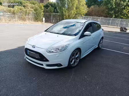 Ford Focus ST 2.0 250