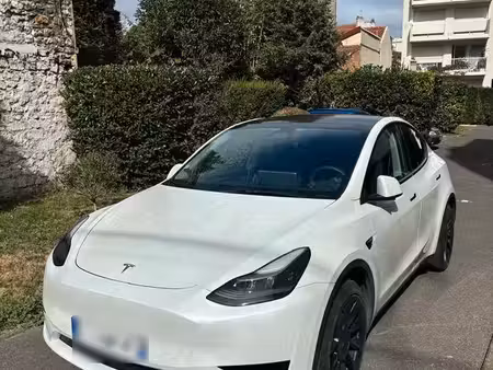 Tesla Model Y Grande Autonomie 275