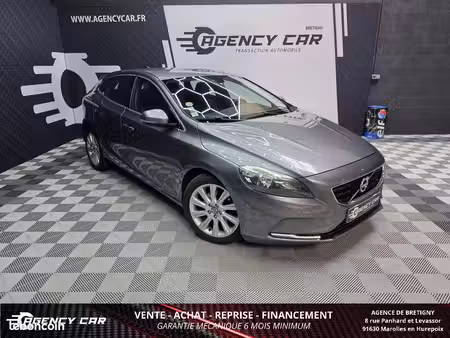 Volvo V40 D2