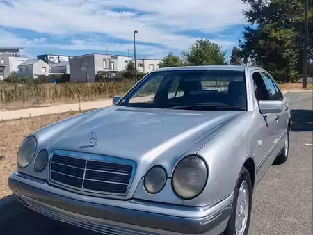 Mercedes-Benz Classe E E 230 2.0 129