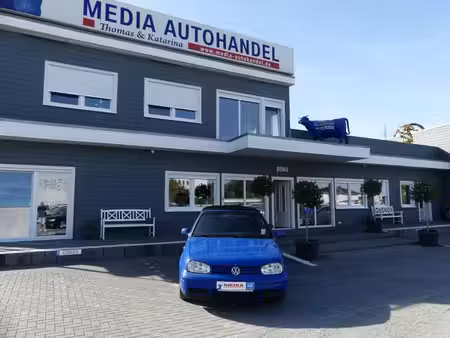 Volkswagen Golf 1.8 75