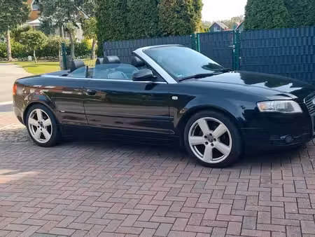 Audi A4 2.0 TDI 140 S line