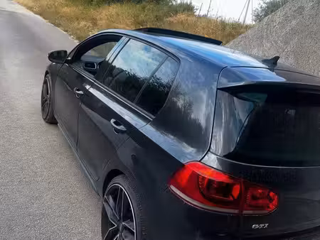 Volkswagen Golf GTI 2.0 TSI 210